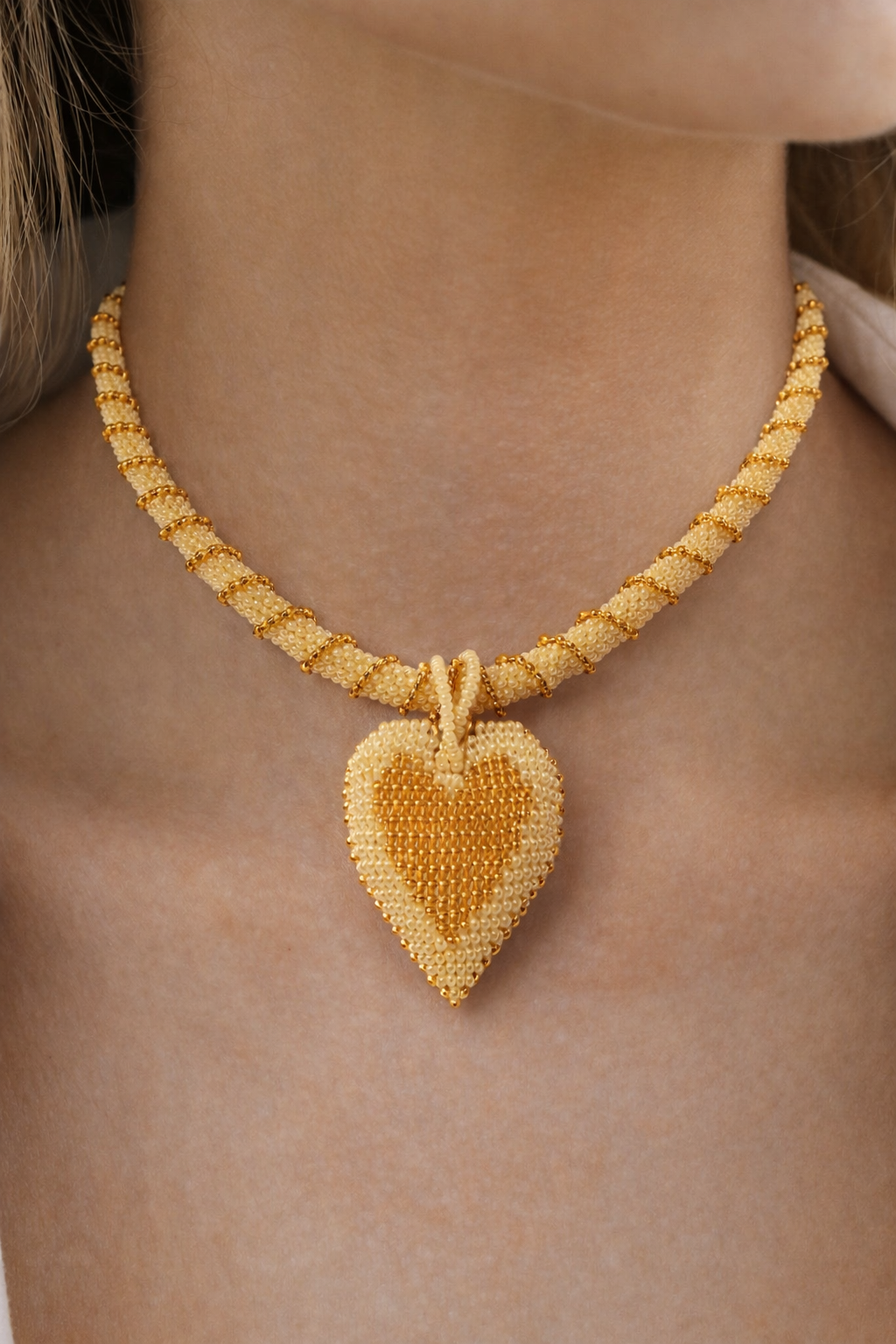 Coeur d'Ambre — Beaded Sculptural Necklace